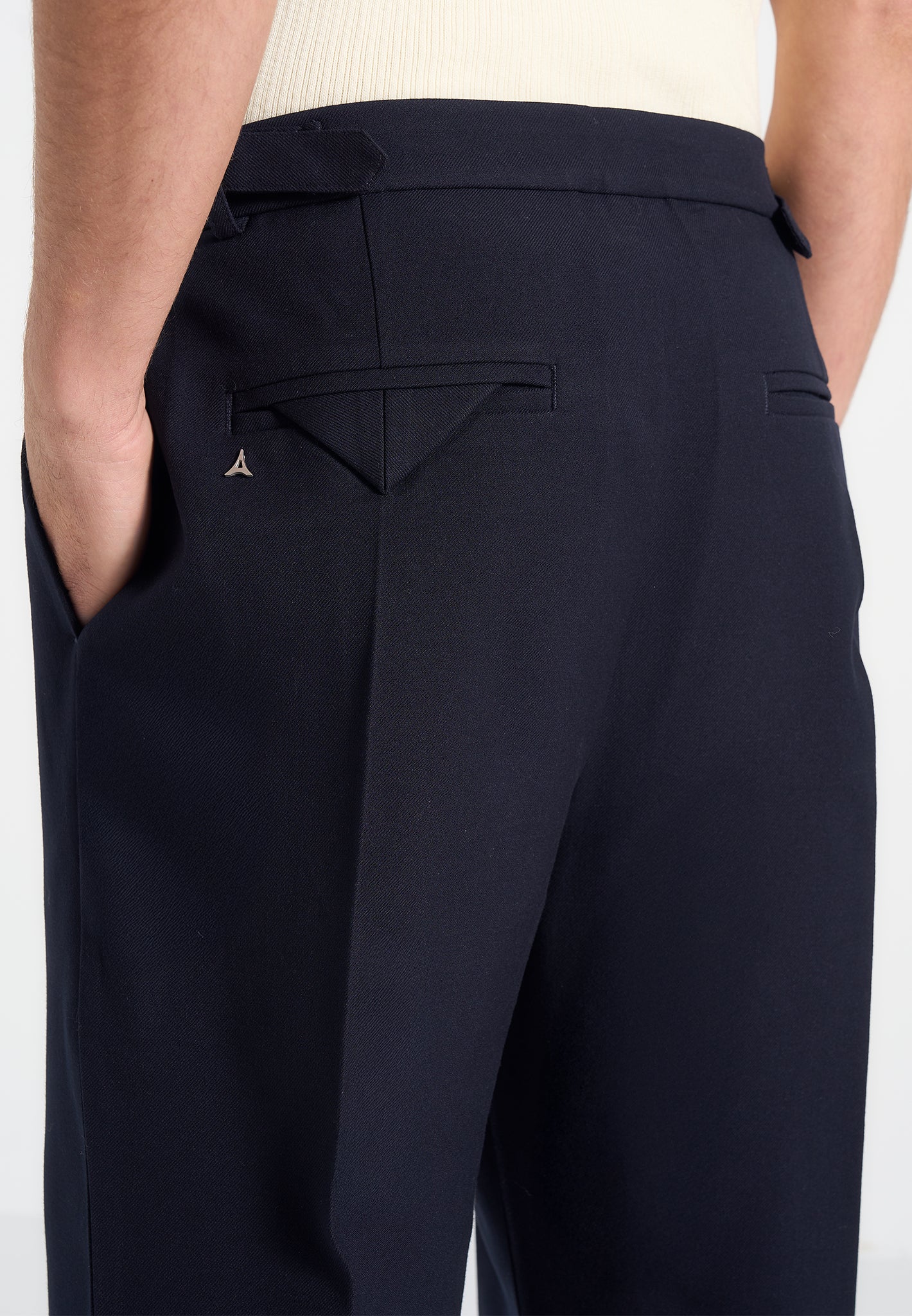 Pierre - Relaxed Fit Pleated Tailored Trousers - Navy