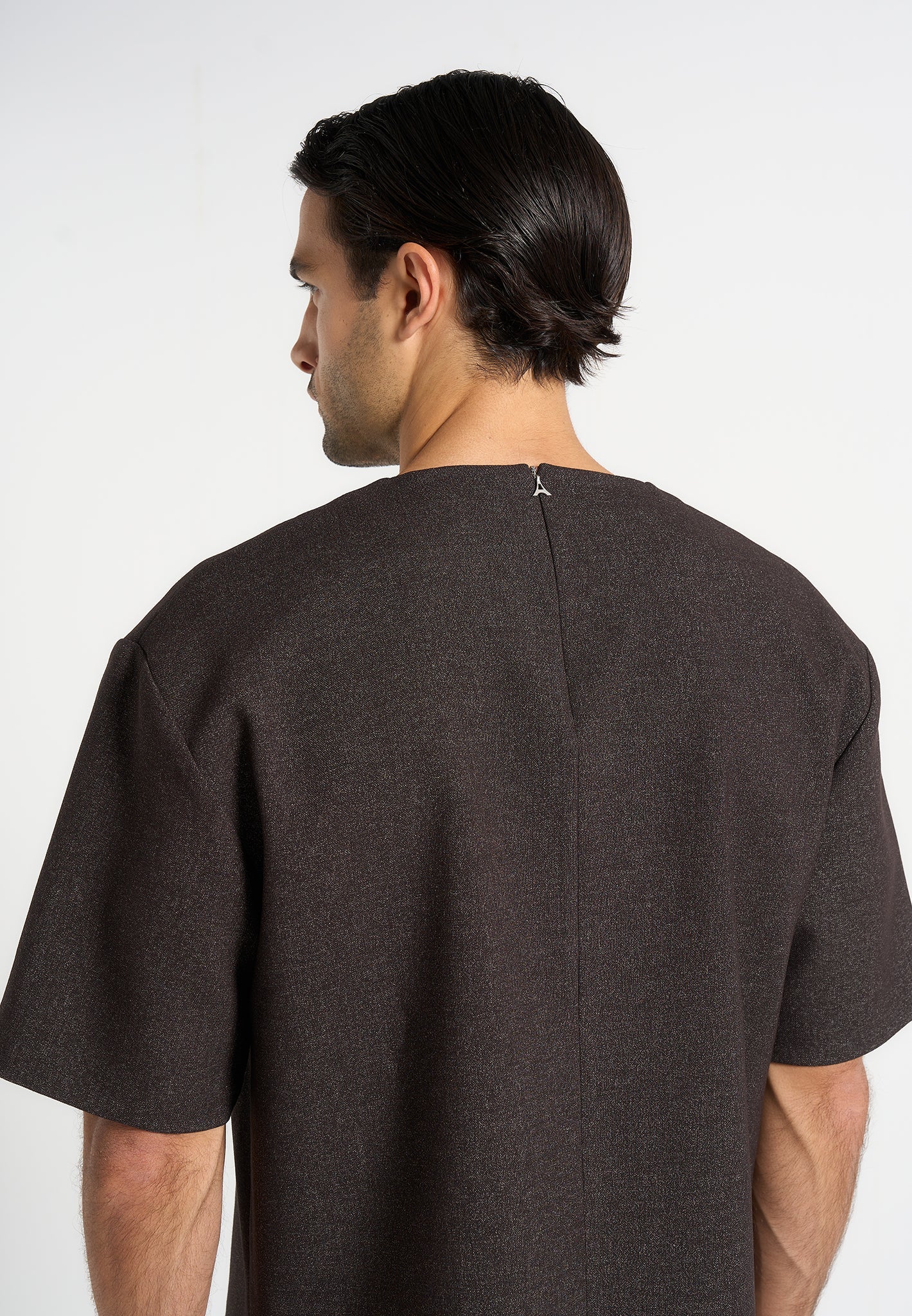 Léon - Boxy Cropped Hatched T-Shirt - Dark Brown