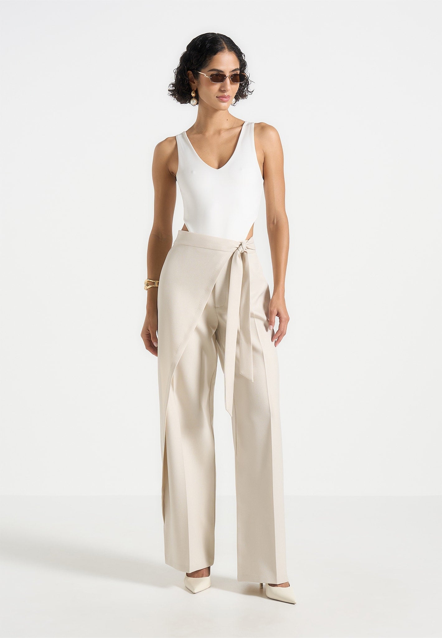 Noa - V-Neck Bodysuit - White