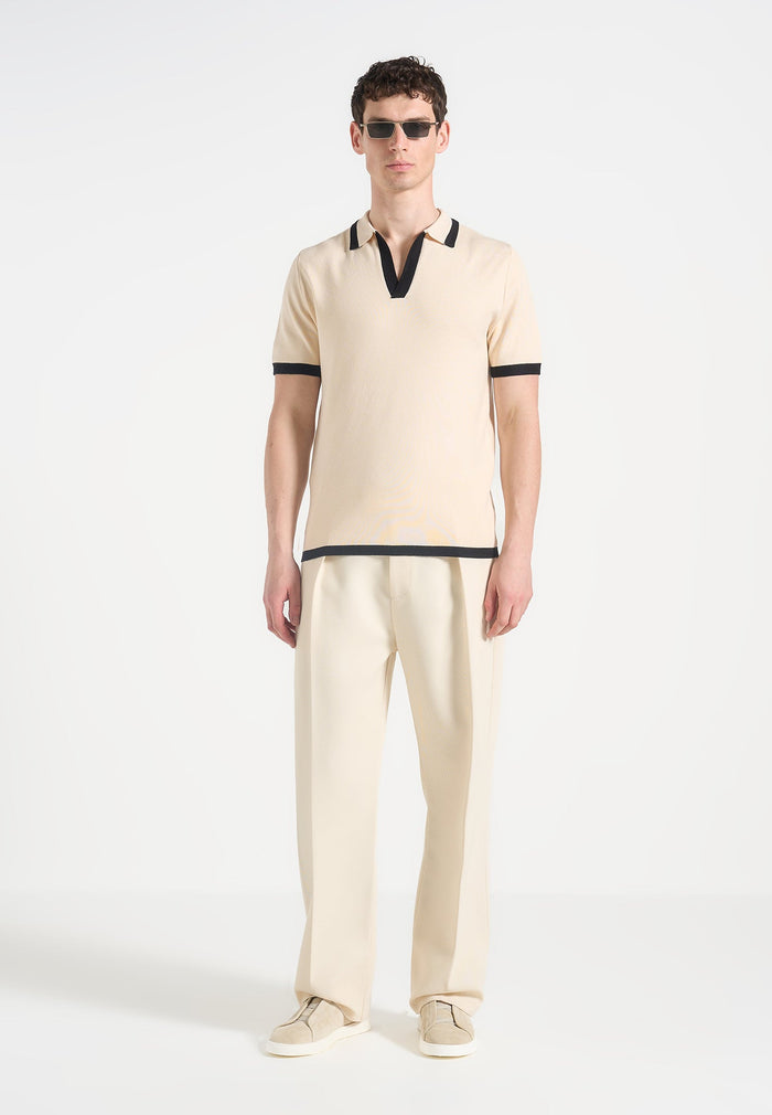 contrast-detail-knit-polo-shirt-cream