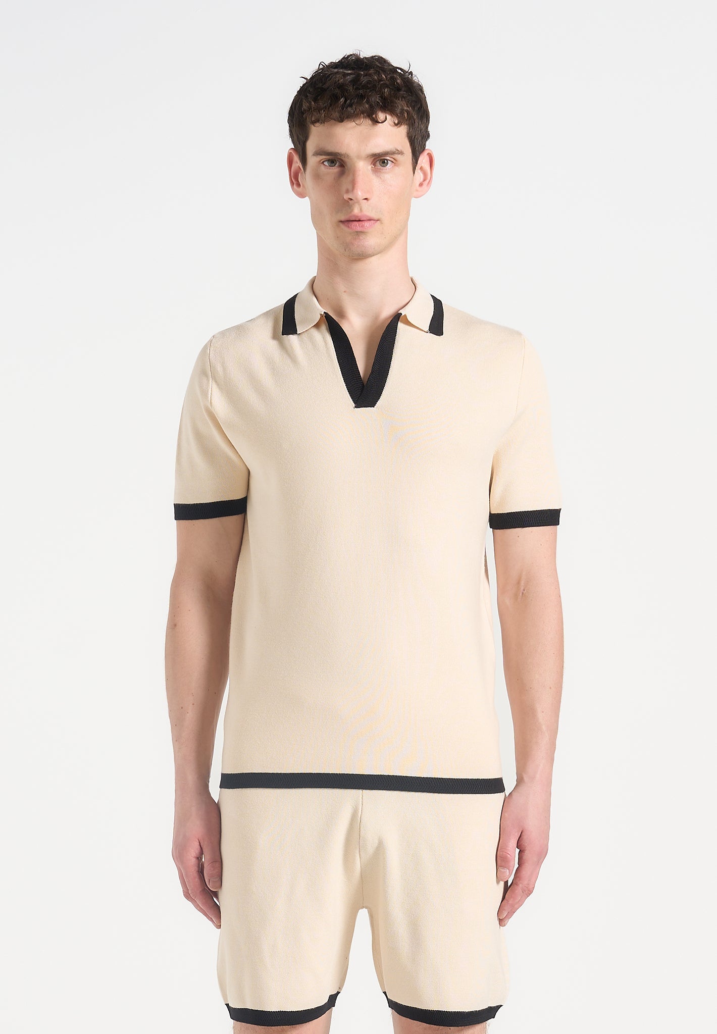 contrast-detail-knit-polo-shirt-cream