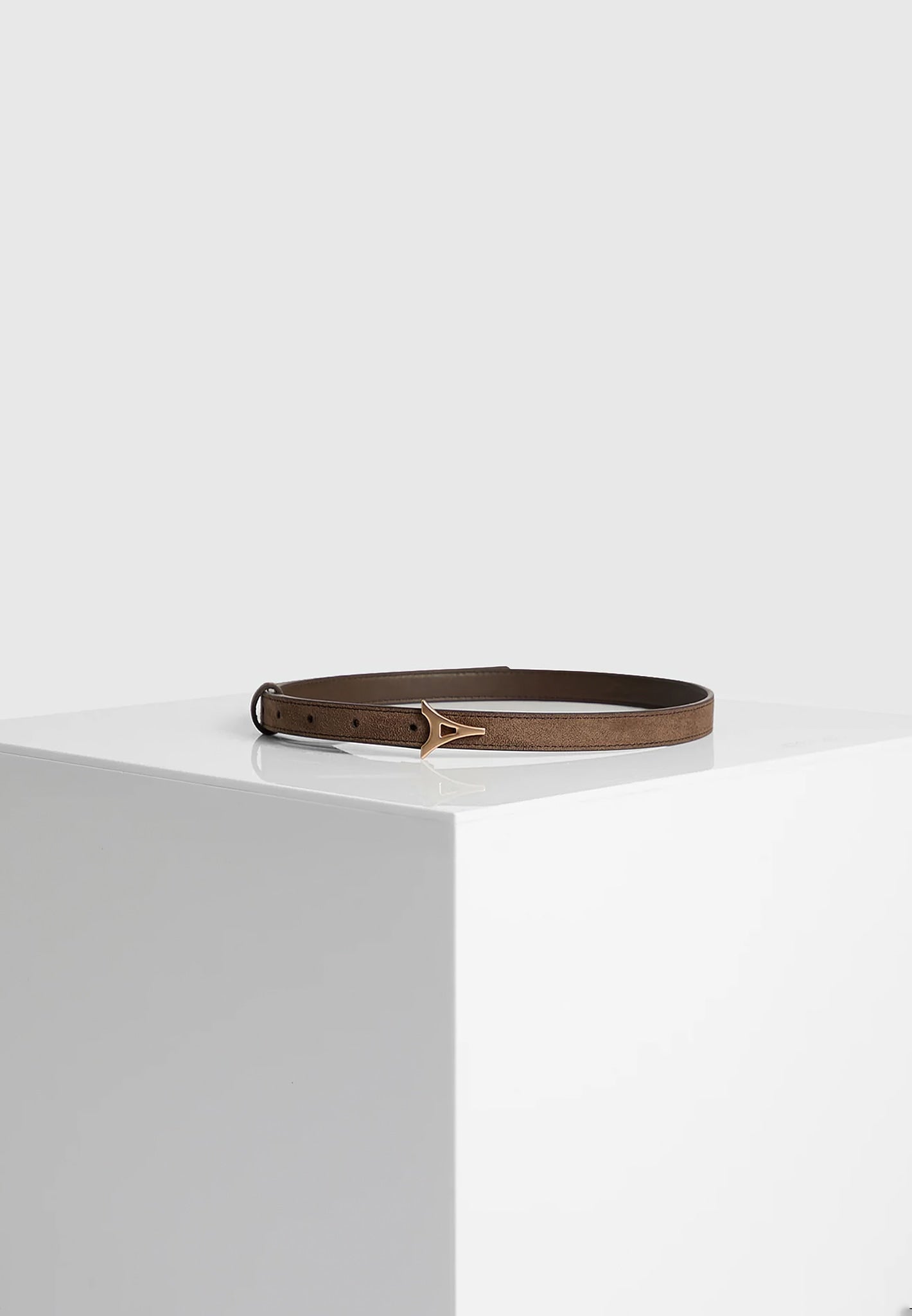 leonie-eiffel-slim-suede-belt-brown-gold