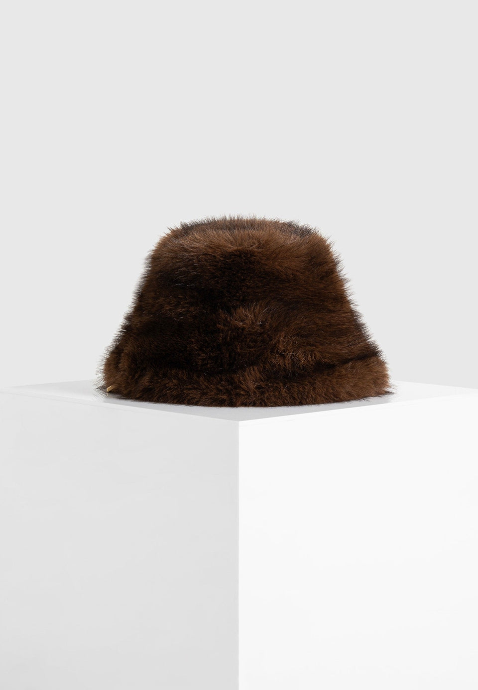 ilya-oversized-fur-hat-brown