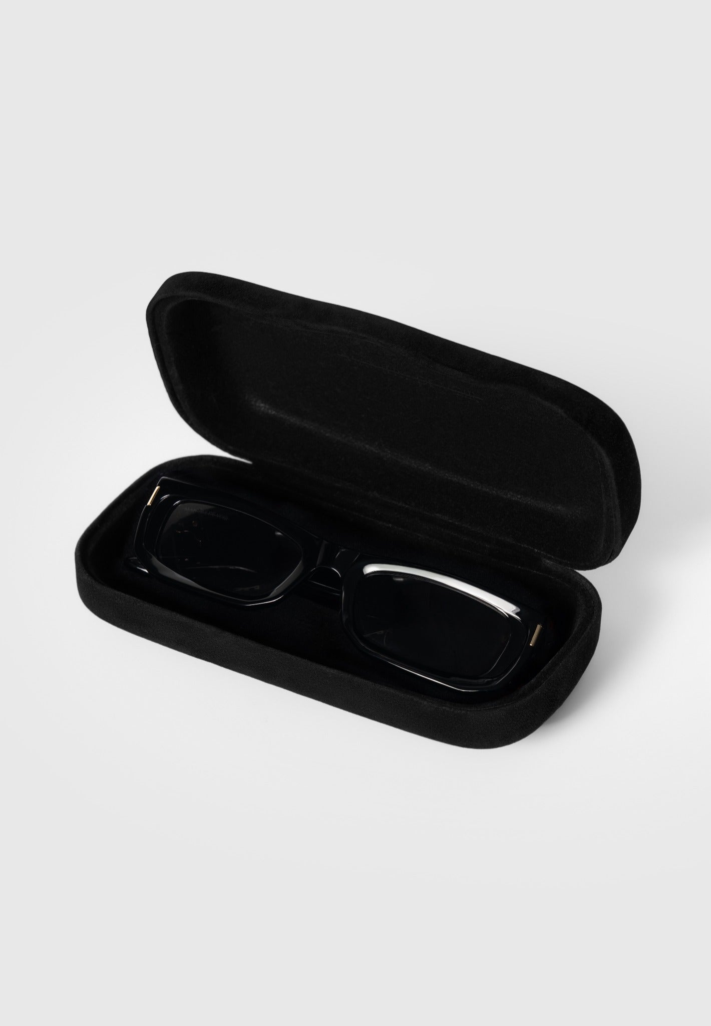 Milan - Curved-Frame Sunglasses - Black