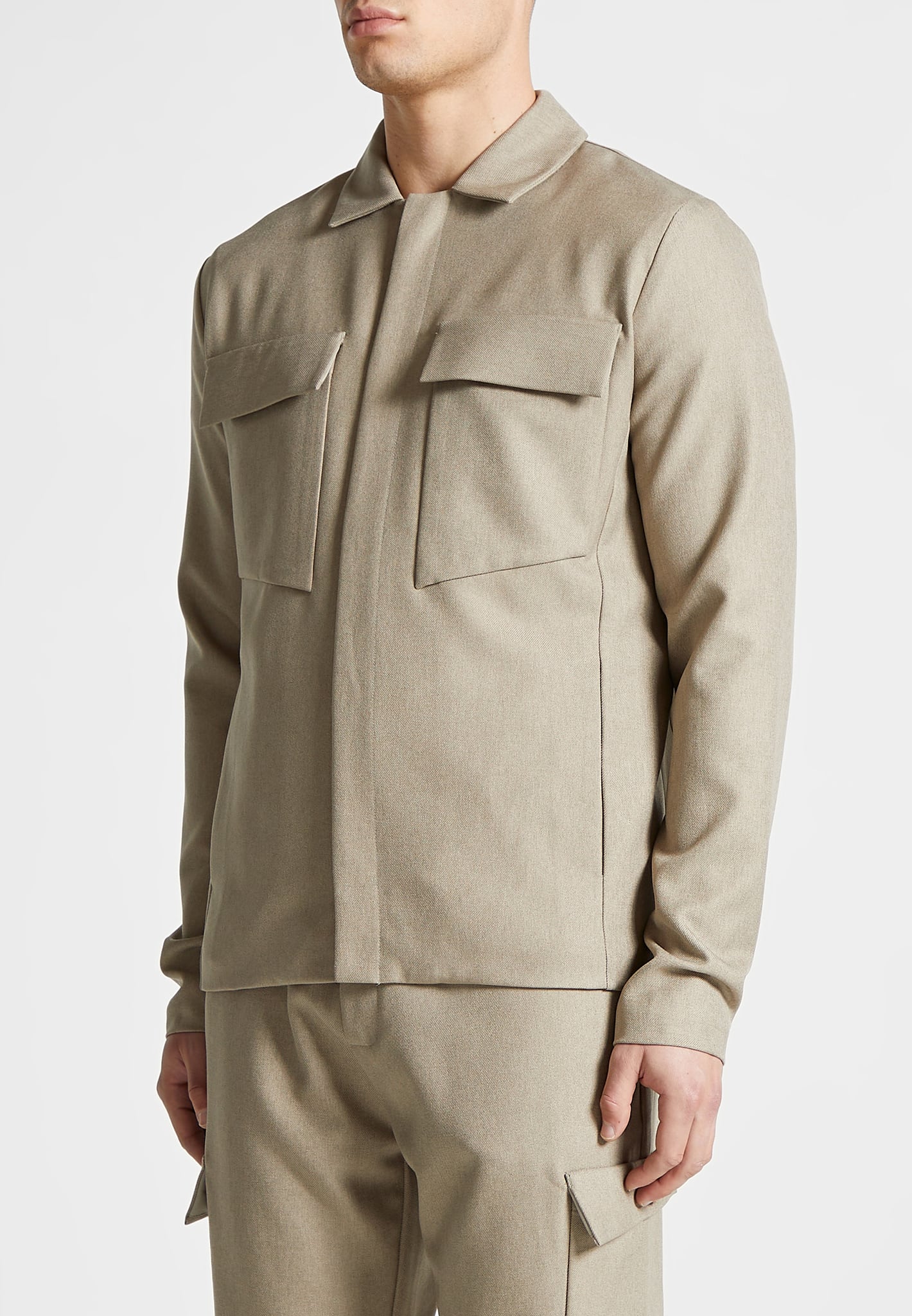 angular-pocket-overshirt-beige