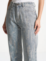 distressed-boyfriend-jeans-washed-blue
