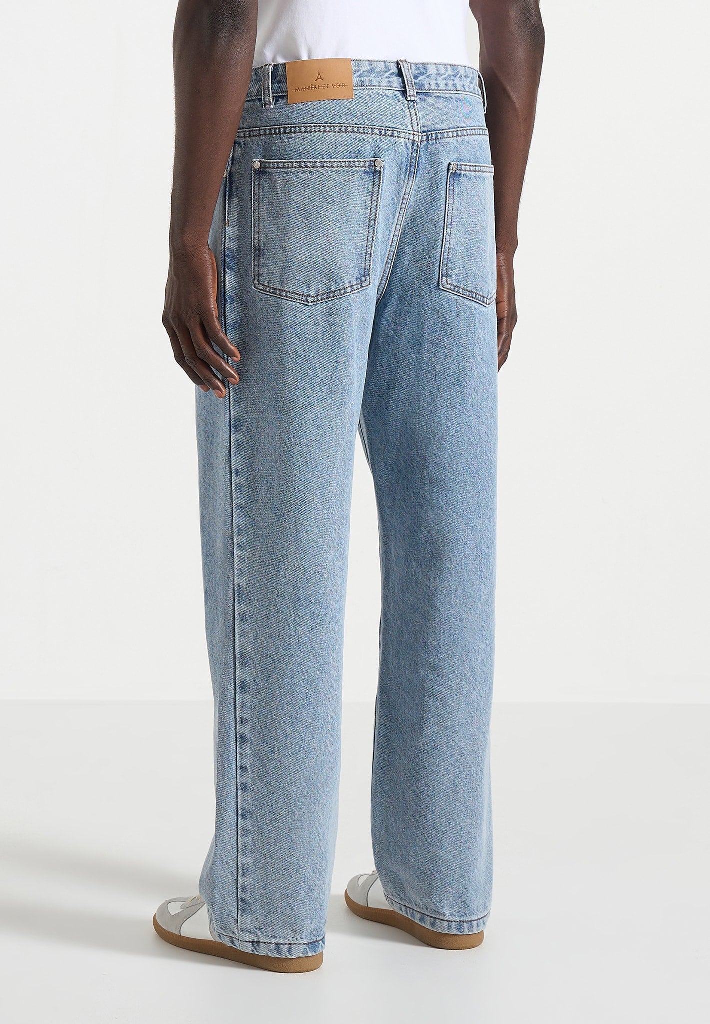 dn002-relaxed-fit-jeans-mid-blue