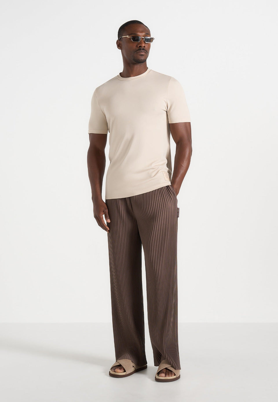 jonas-pleated-wide-leg-trousers-brown