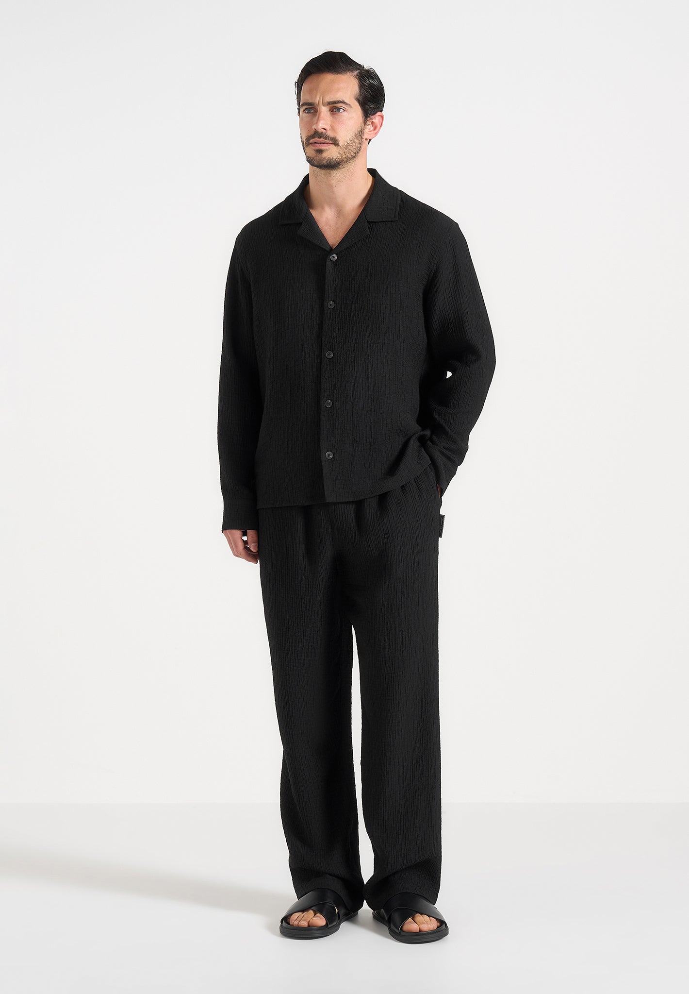 addison-unisex-textured-relaxed-fit-trousers-black