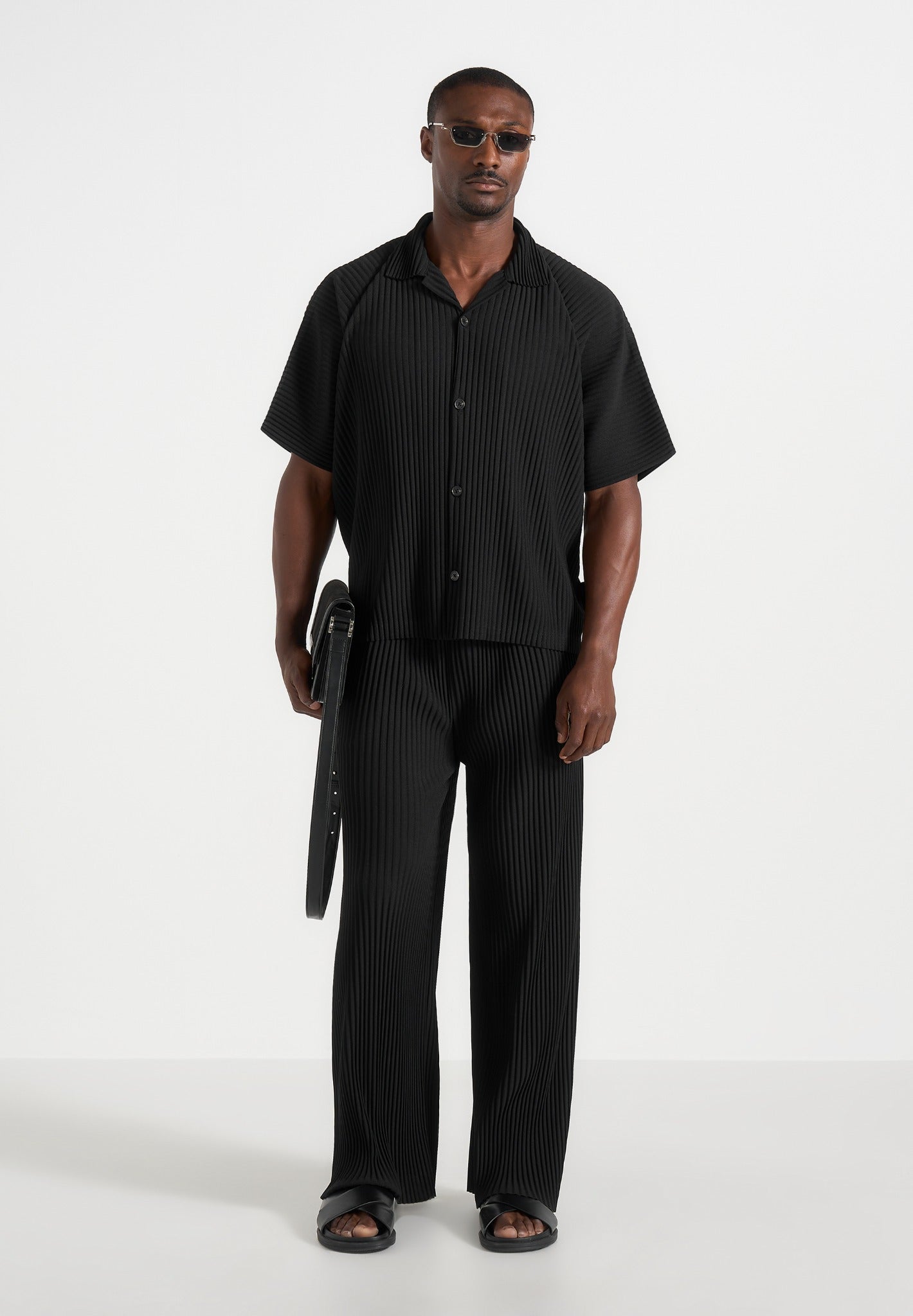 justin-pleated-boxy-shirt-black
