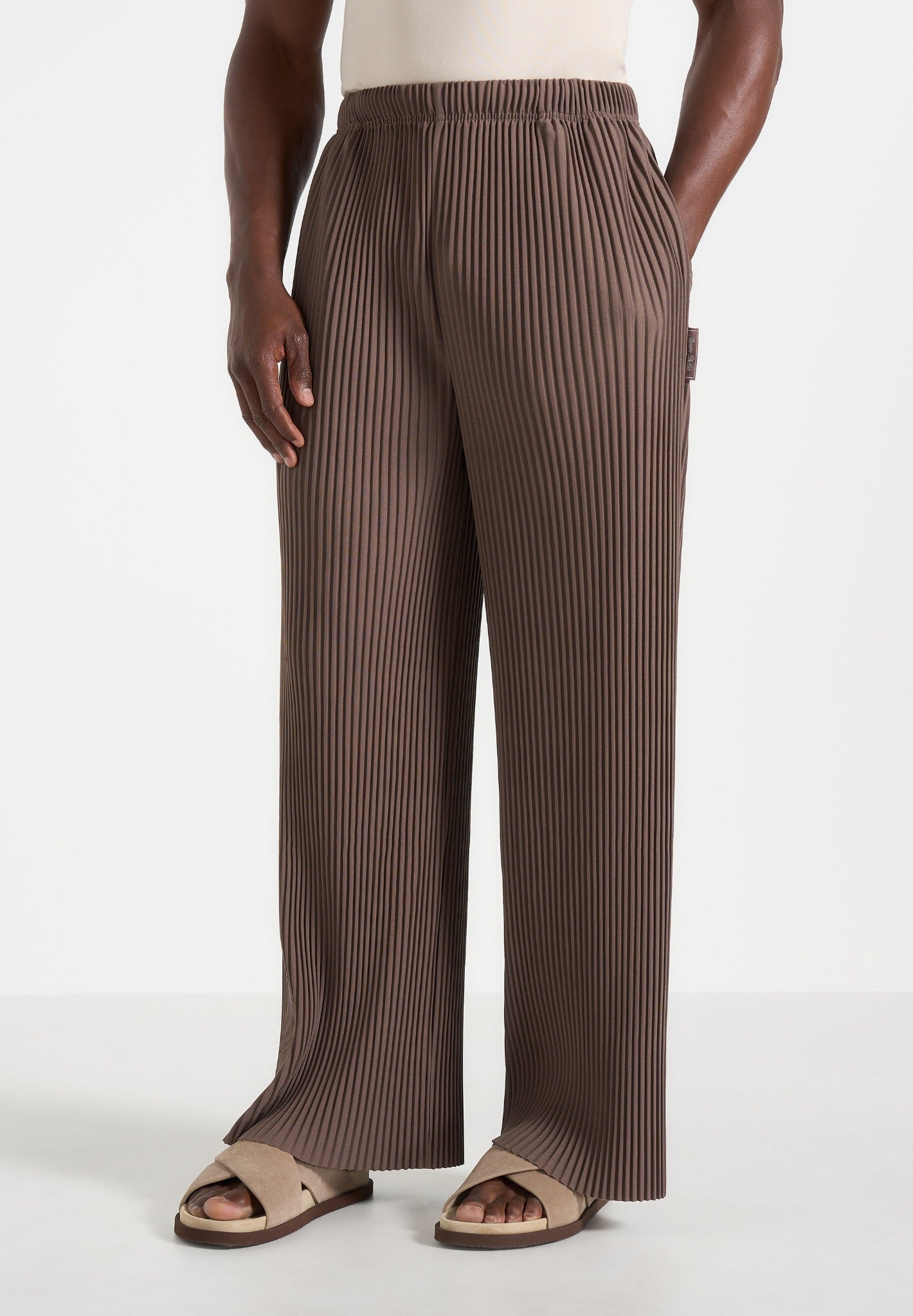 jonas-pleated-wide-leg-trousers-brown
