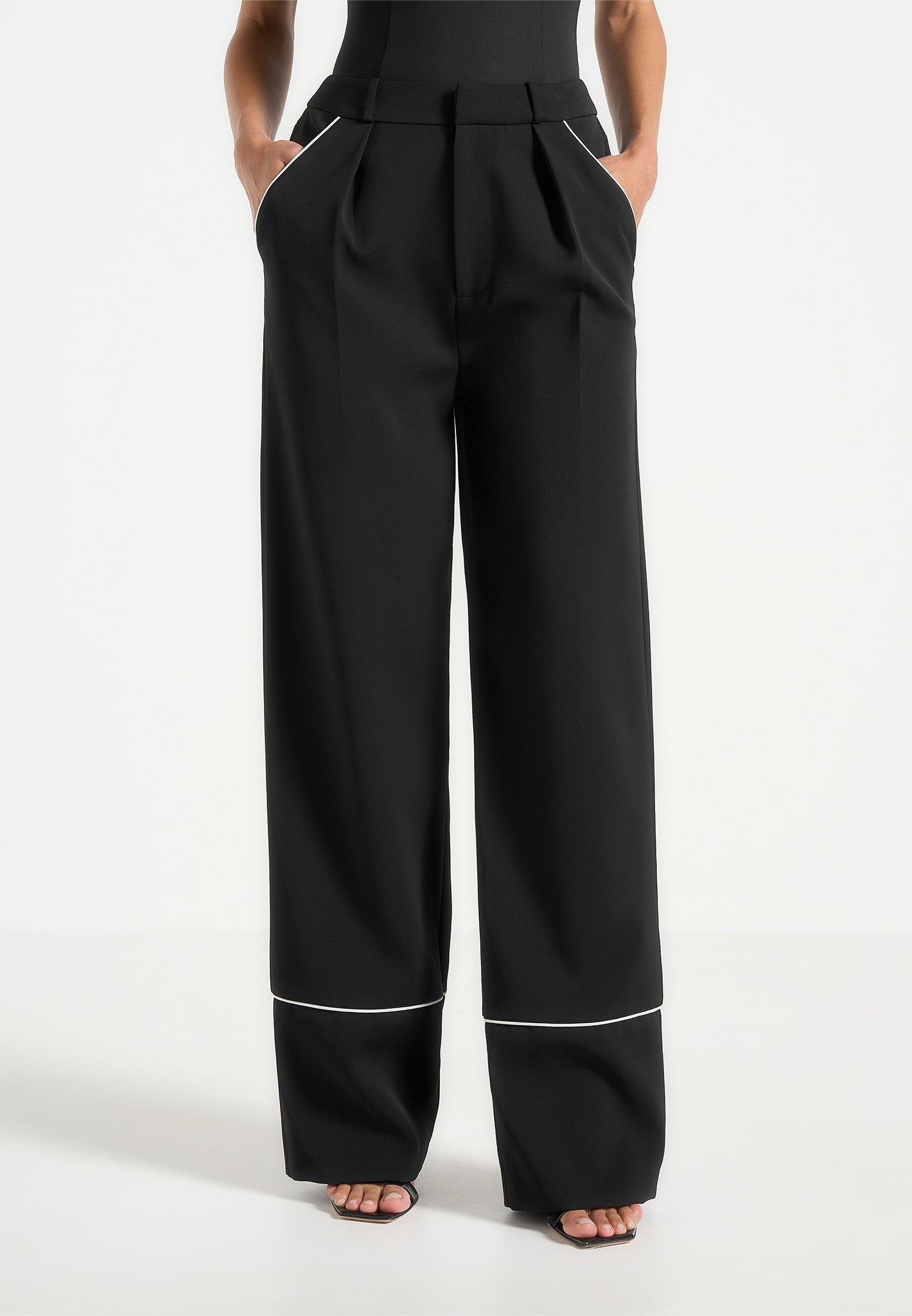 contrast-piped-pleated-trousers-black-white 