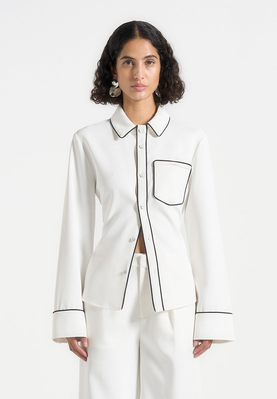 contrast-piped-backless-tie-shirt-white-black