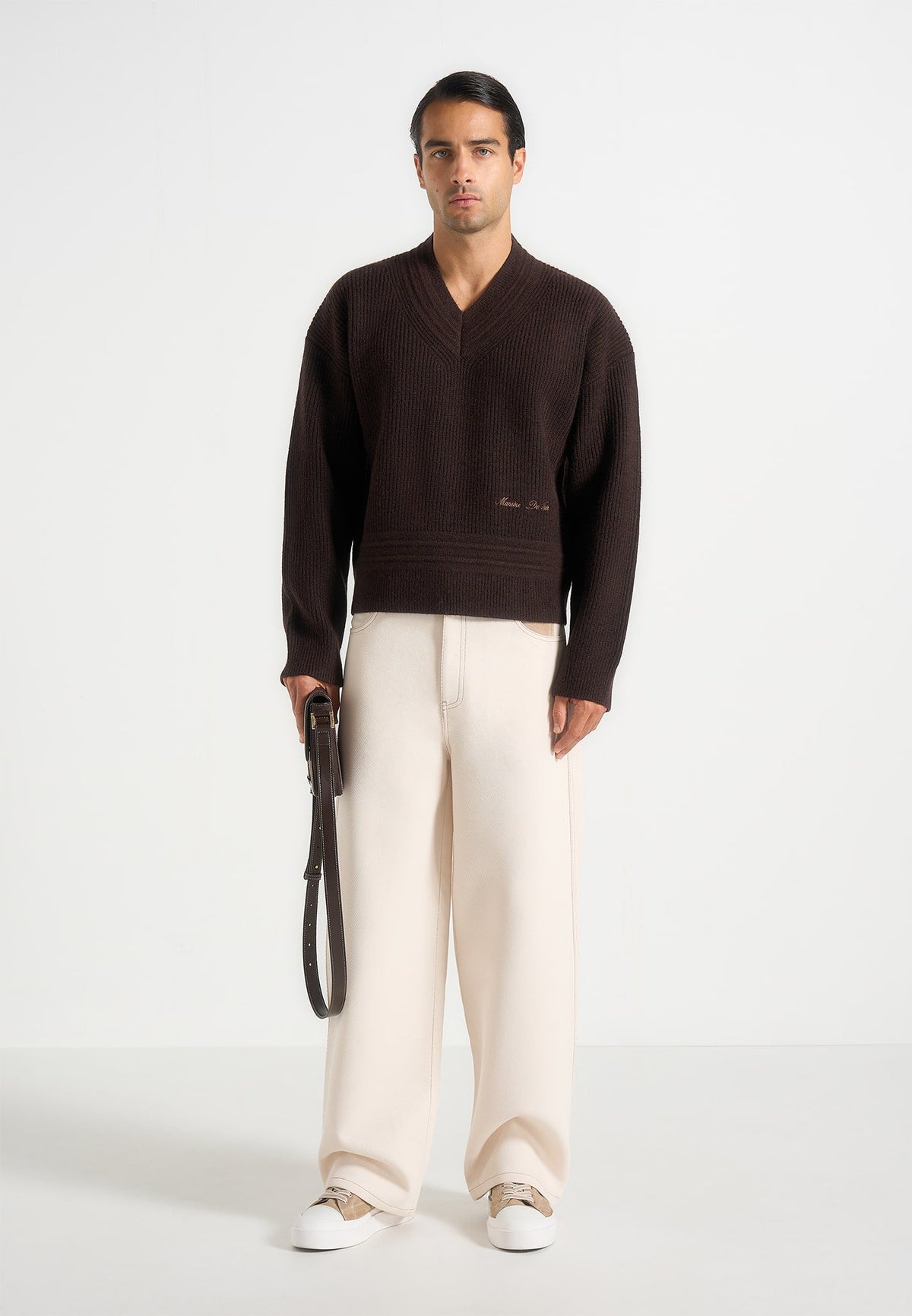 Remi - V-Neck Signature Knit Sweater - Brown