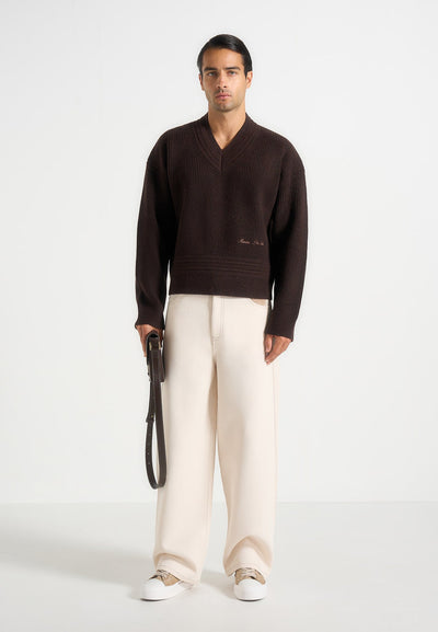 Remi - V-Neck Signature Knit Jumper - Brown