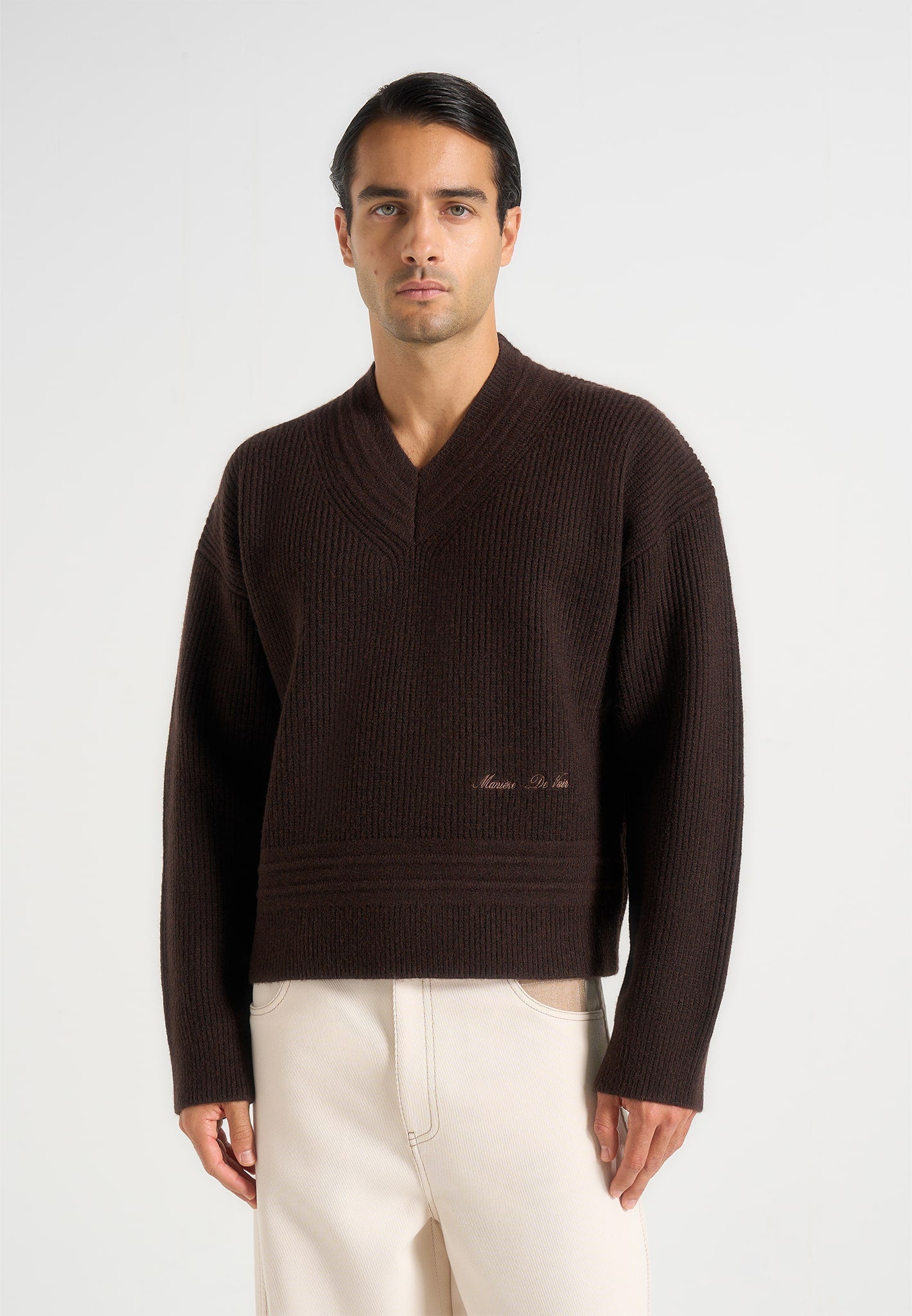 Remi - V-Neck Signature Knit Jumper - Brown 