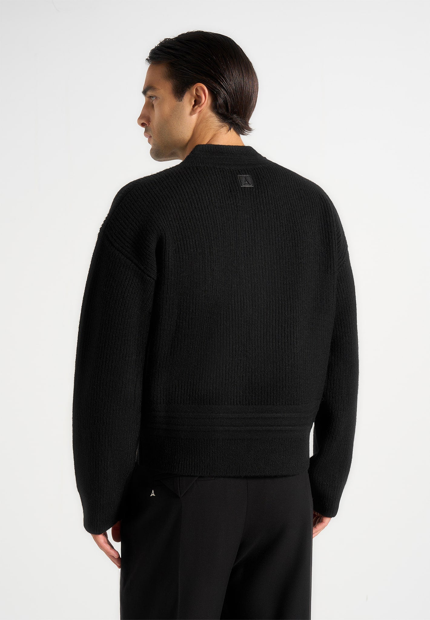 Remi - V-Neck Signature Knit Jumper - Black