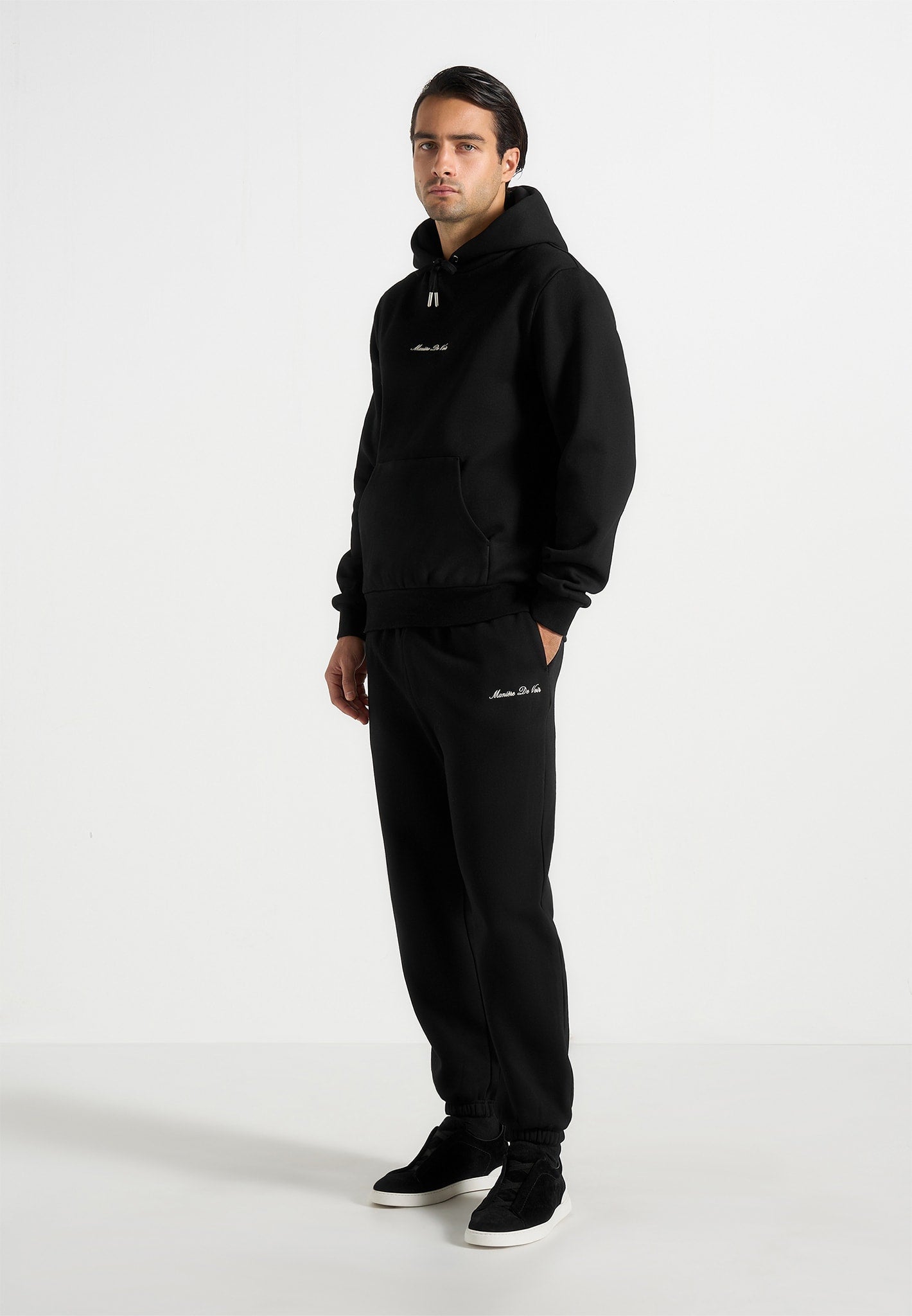 js005-signature-regular-fit-cuffed-joggers-black