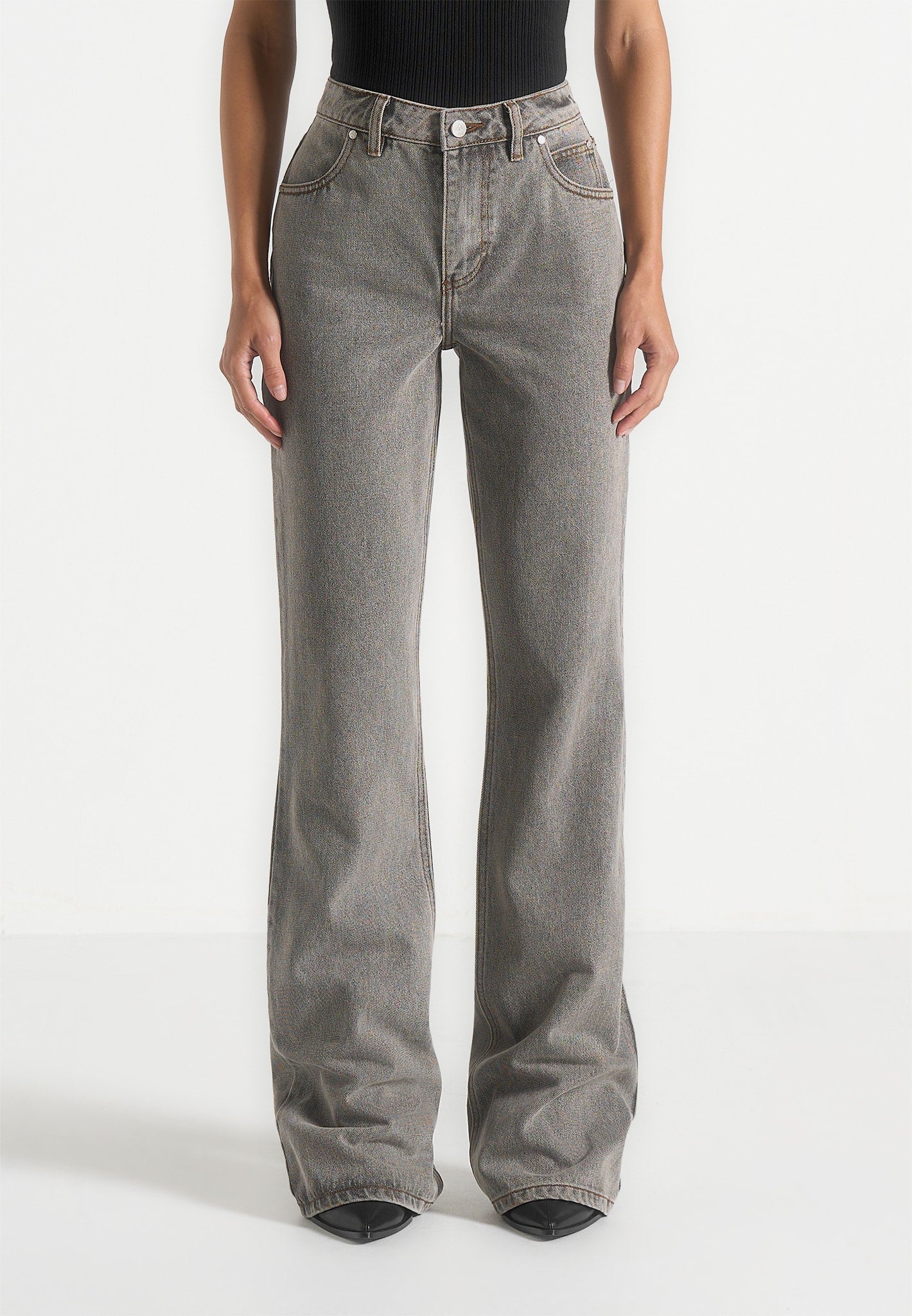 abbie-stacked-fit-and-flare-jeans-light-grey 