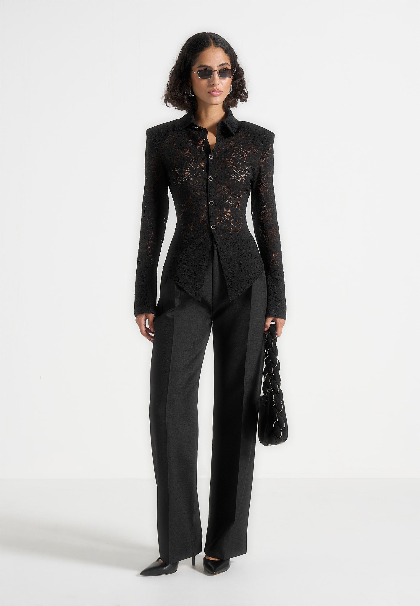 sila-wide-shoulder-lace-angled-shirt-black