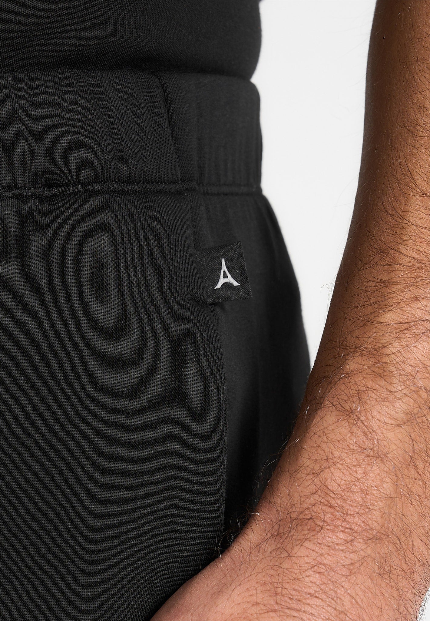 dion-neoprene-minimal-tapered-fit-cuffed-joggers-black