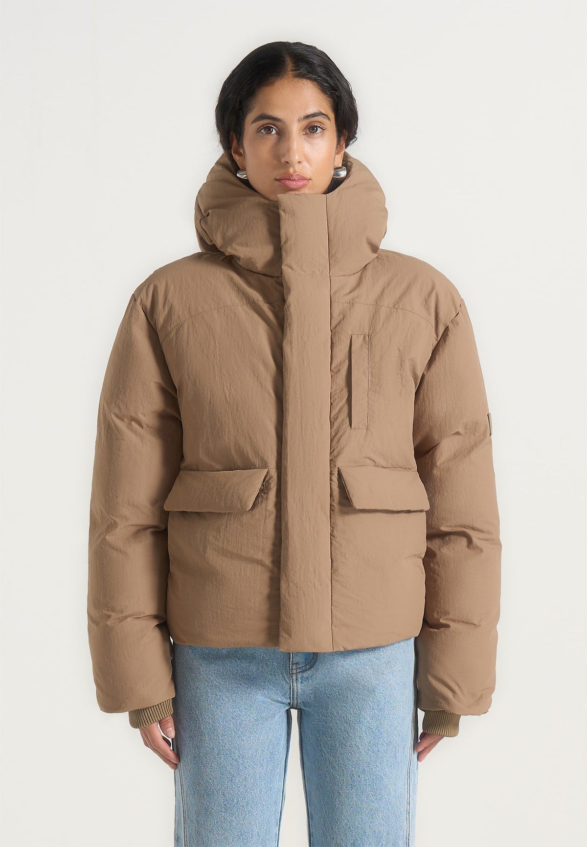 Casey - Unisex Minimal Raglan Puffer Jacket - Taupe
