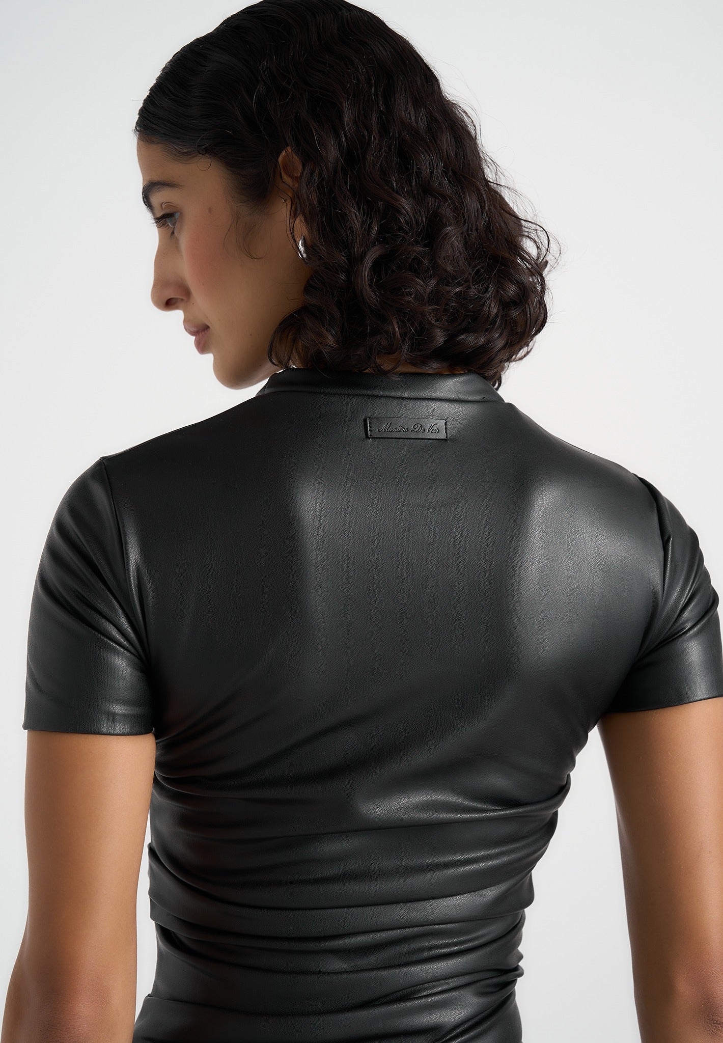 leather-ruched-t-shirt-black