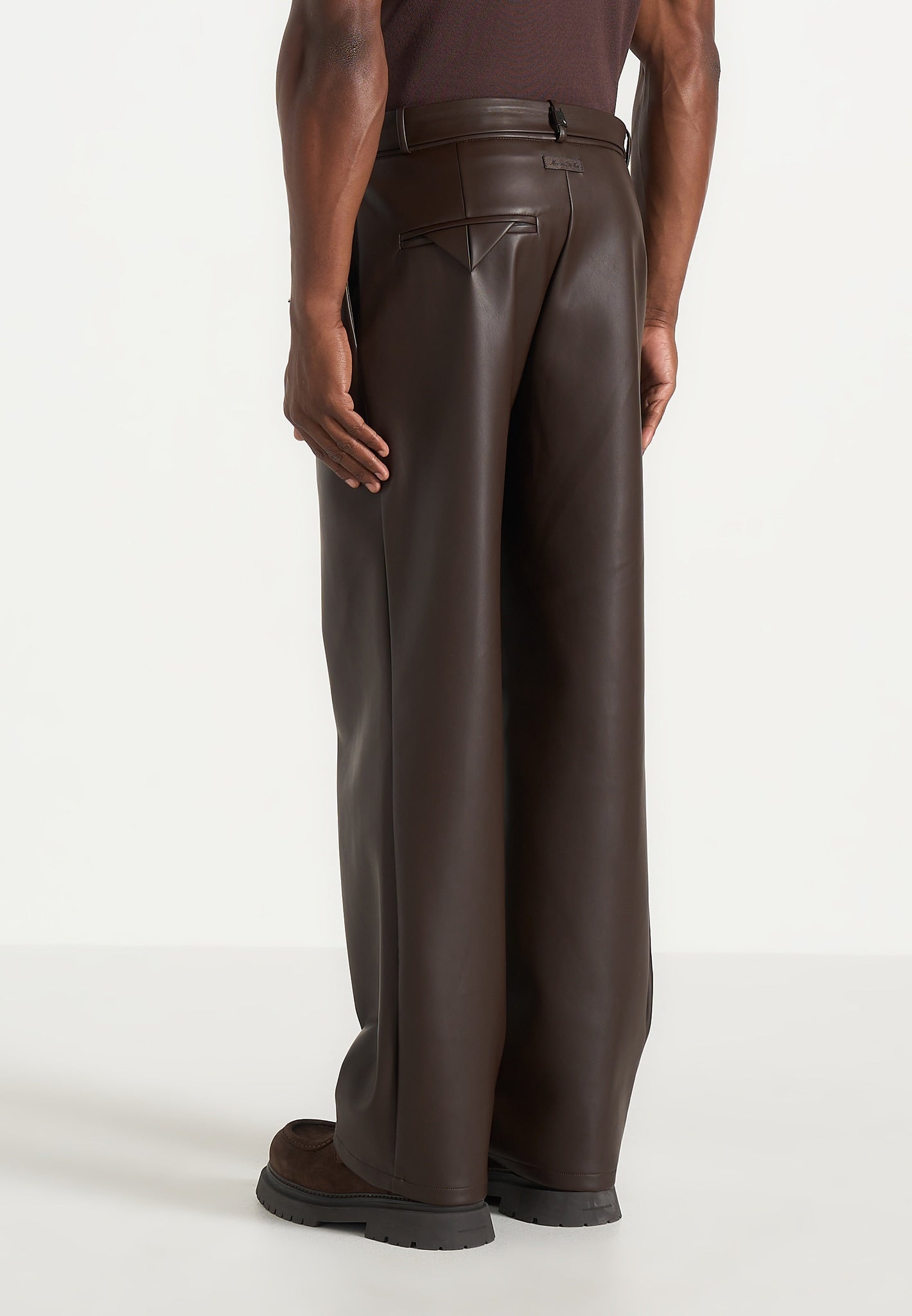 serge-relaxed-fit-leather-pleated-trousers-brown