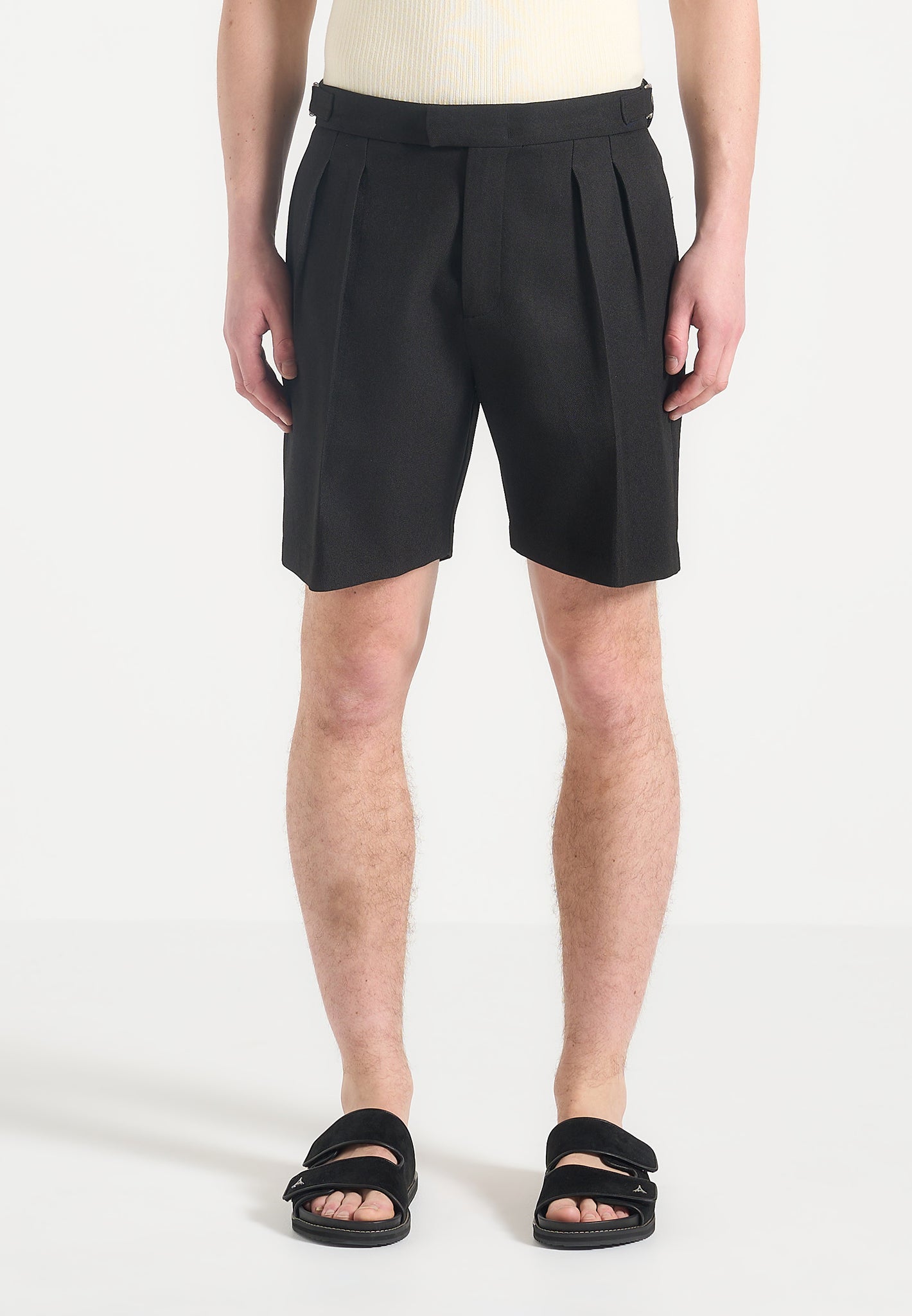 twin-pleat-tailored-shorts-black 