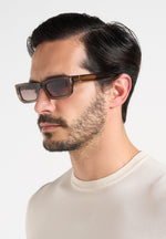 Milan - Curved-Frame Sunglasses - Brown