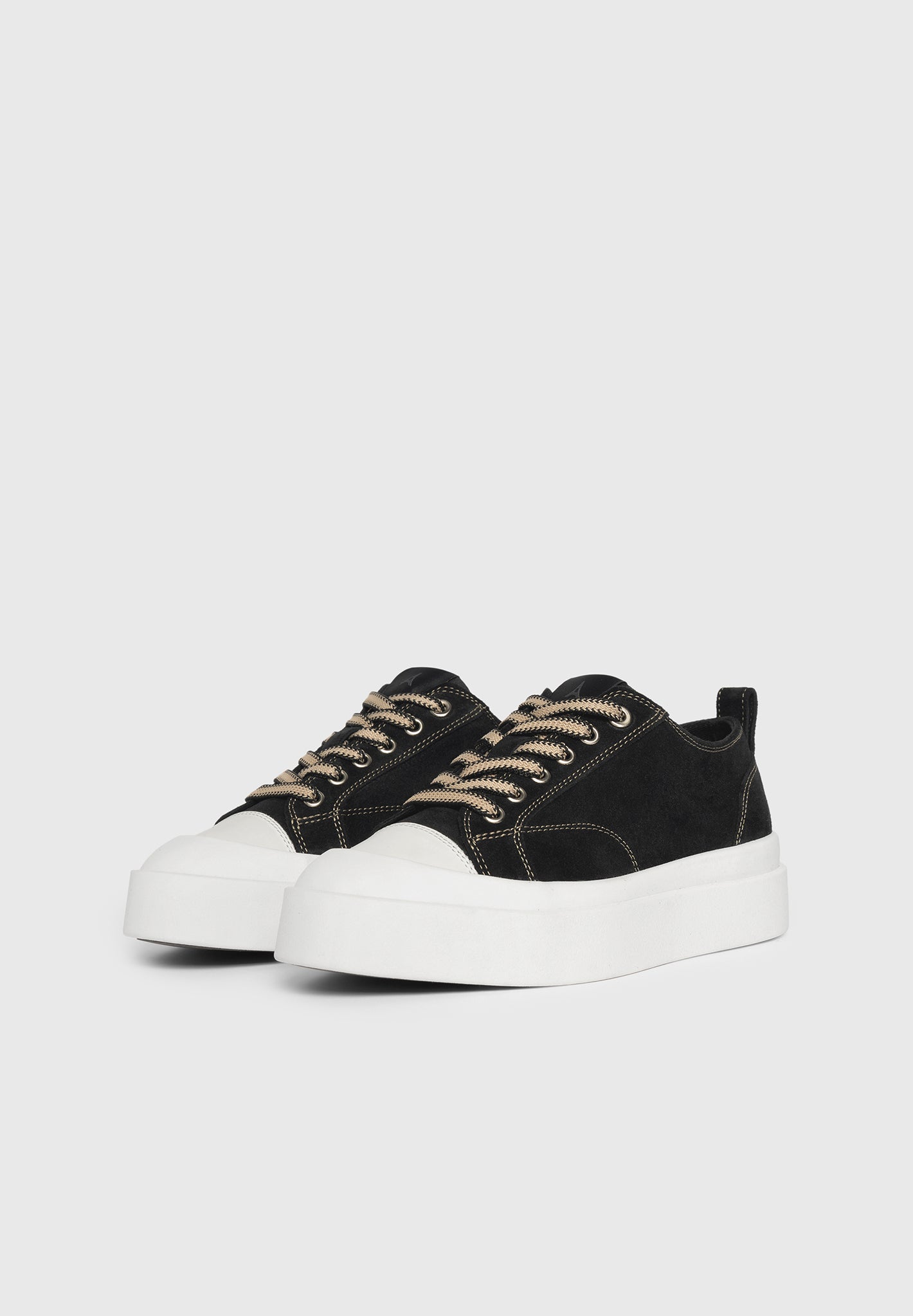 vienna-suede-contrast-stitch-sneaker-black-1