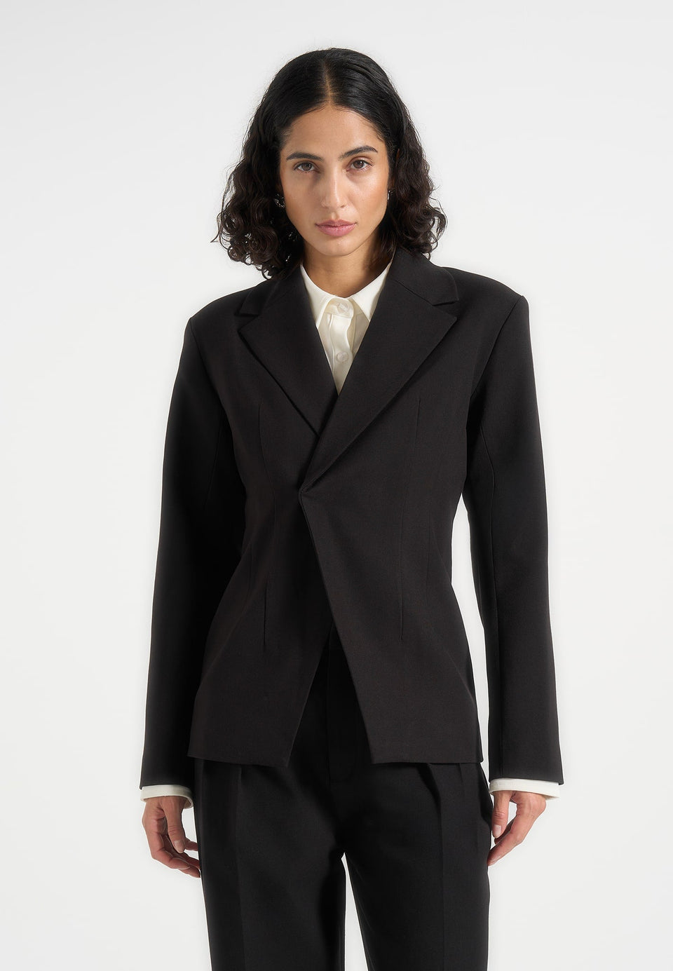 beatrice-tailored-cinched-blazer-black
