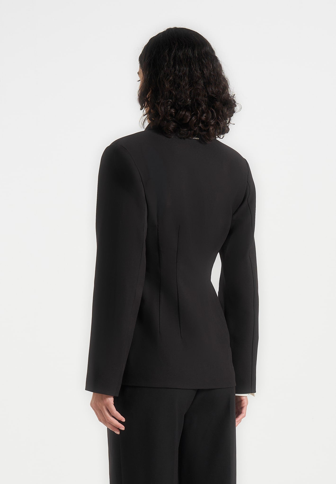 beatrice-tailored-cinched-blazer-black