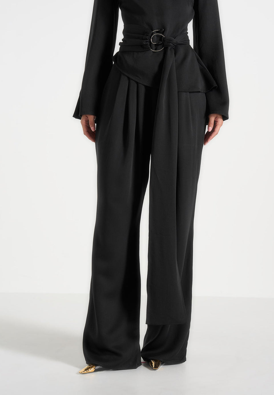 aurore-mock-neck-ring-belt-pleated-leg-jumpsuit-black