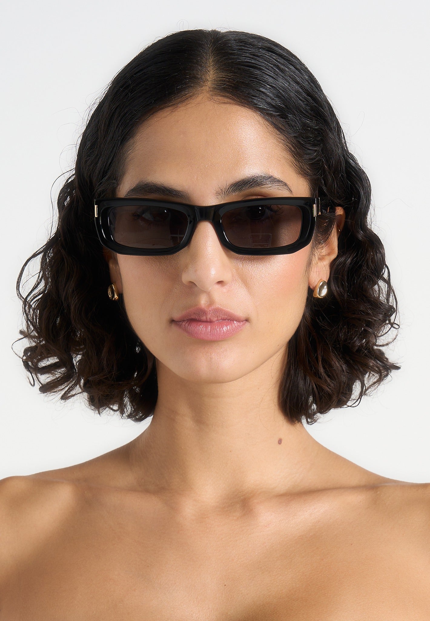 milan-curved-frame-sunglasses-black