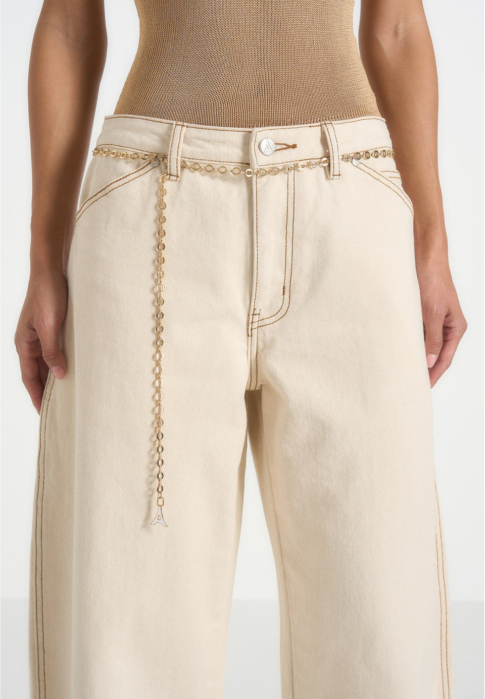 enora-hourglass-jean-with-chain-cream