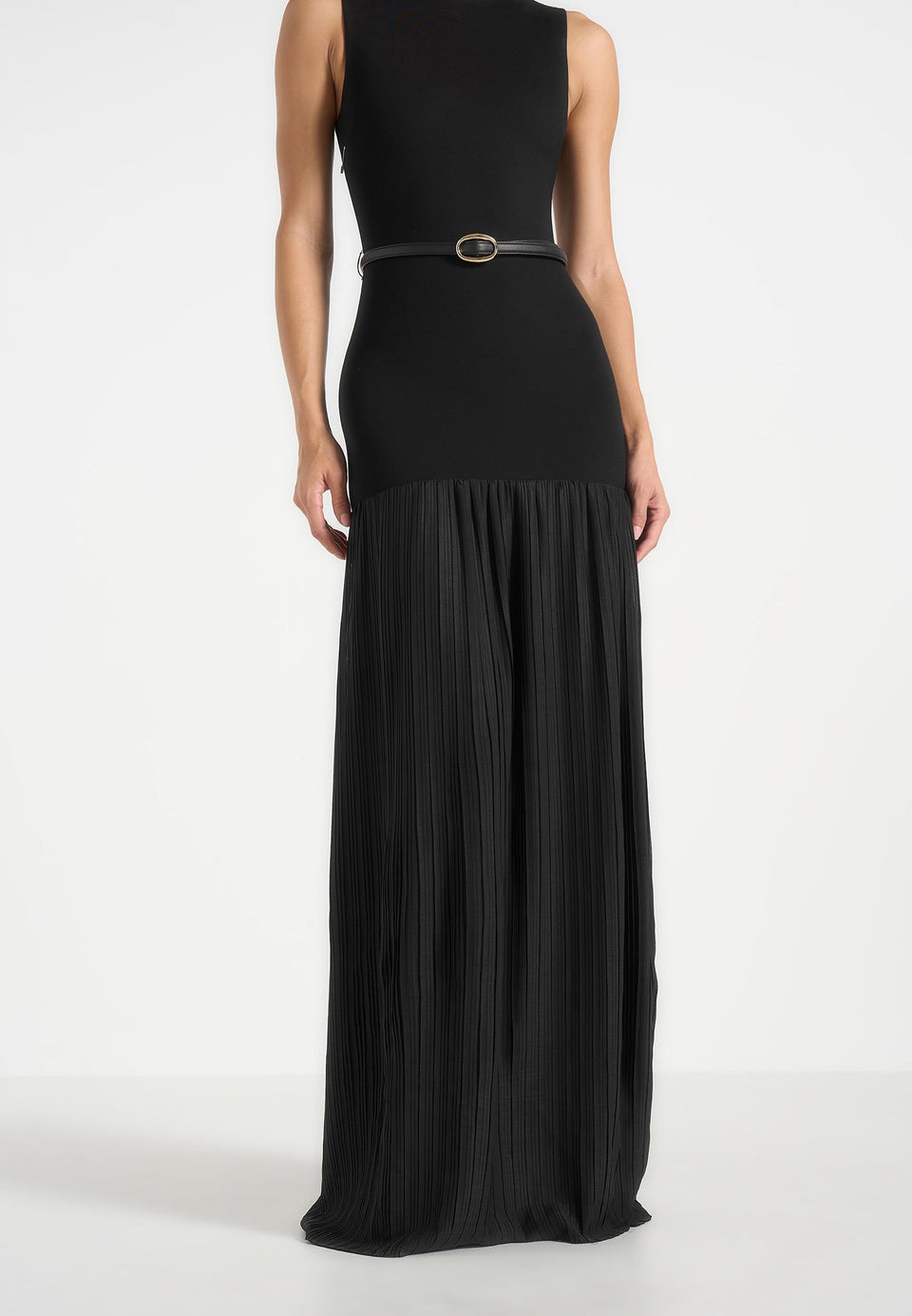 emma-crew-neck-belted-pleated-maxi-dress-black
