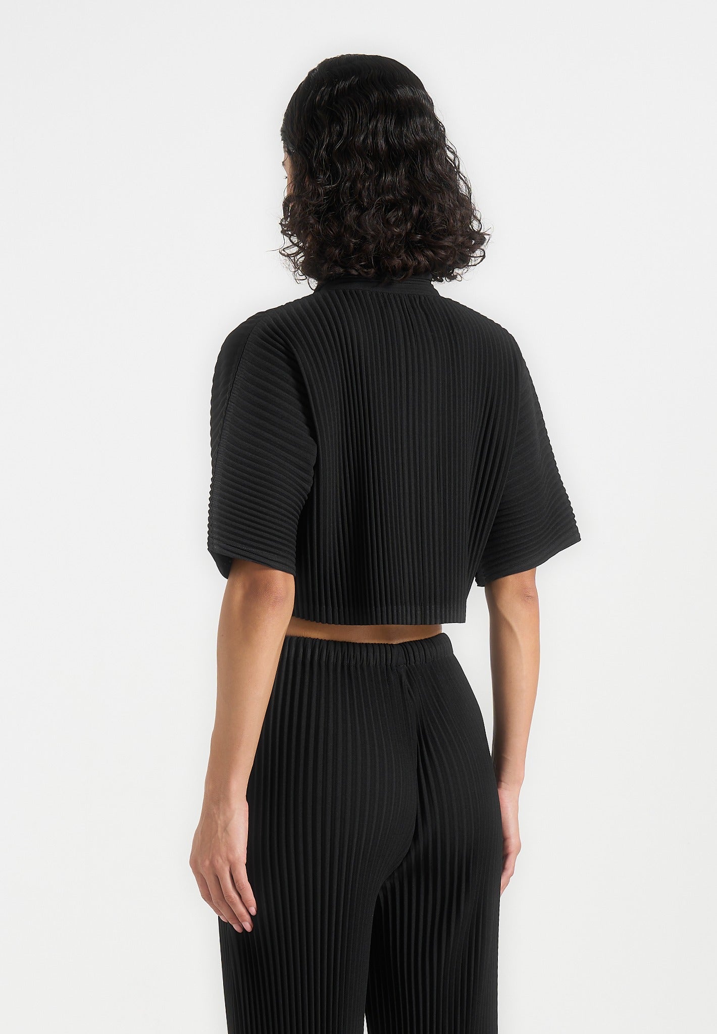mona-pleated-cropped-shirt