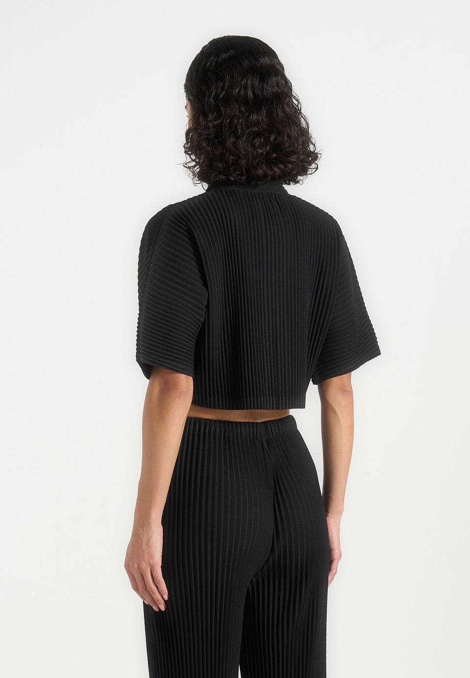 mona-pleated-cropped-shirt