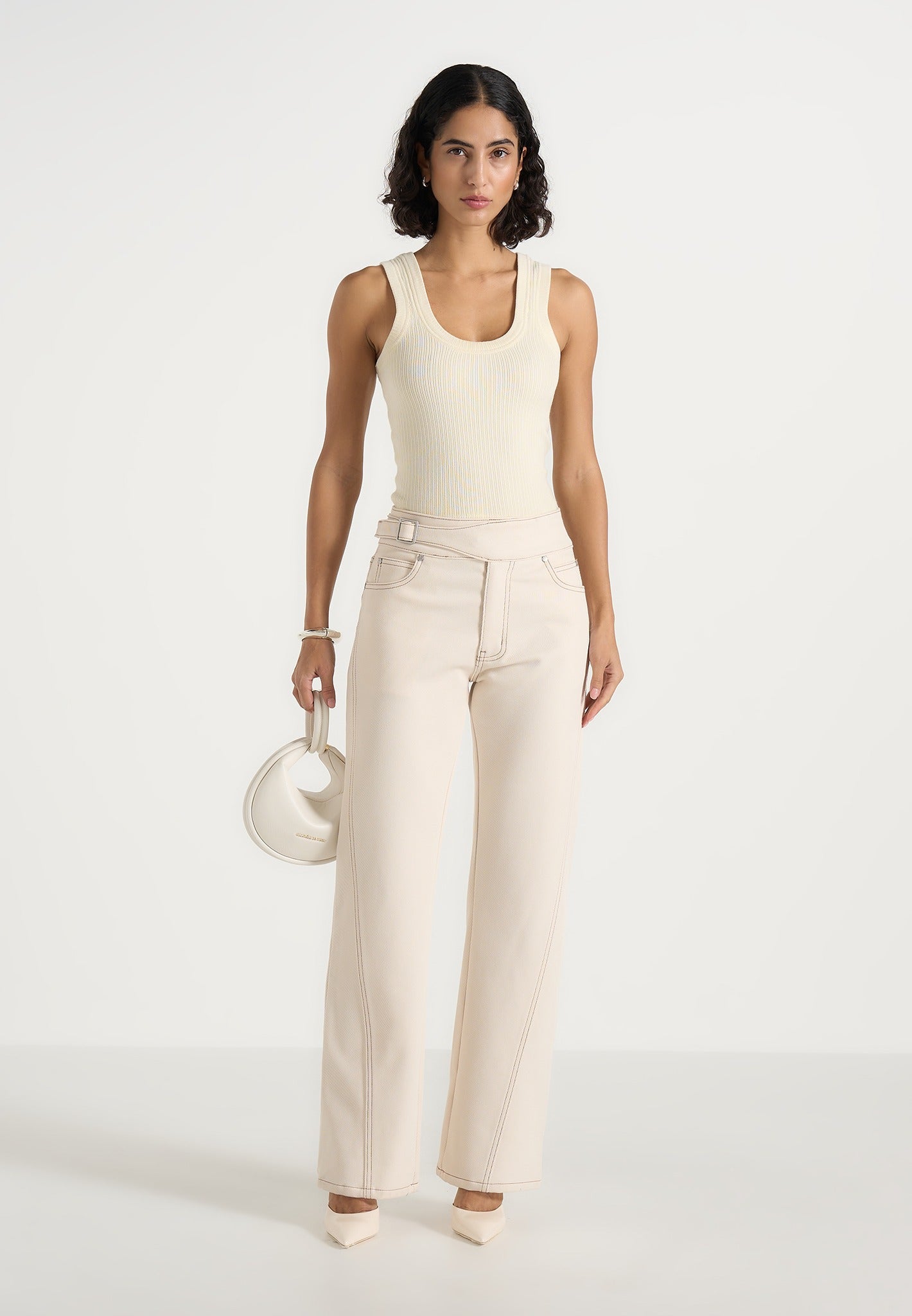 Loane - Twist Leg Boyfriend Jeans With Waist Adjuster - Cream 