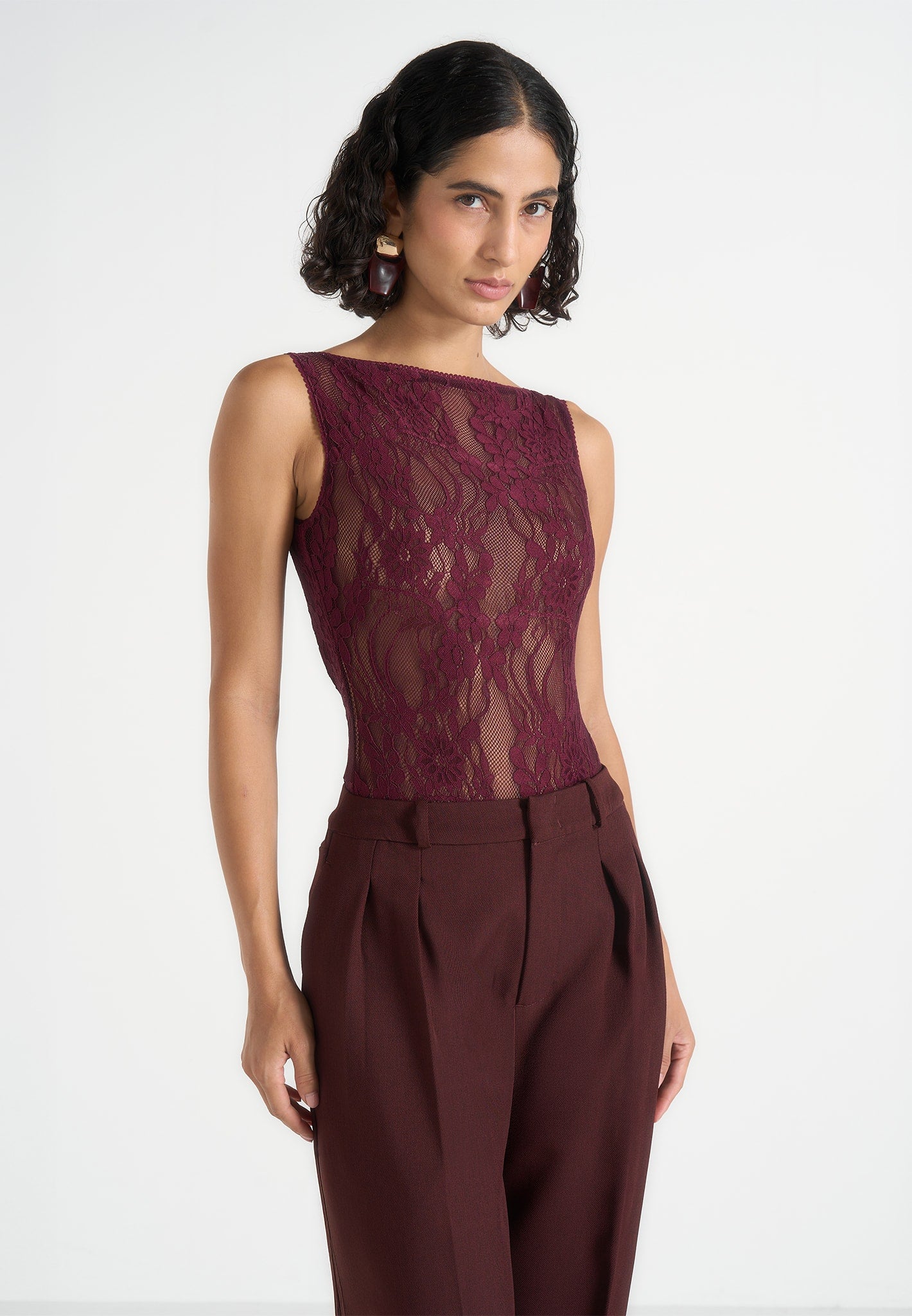 Rhonda - Open-Back Lace Bodysuit – Wine