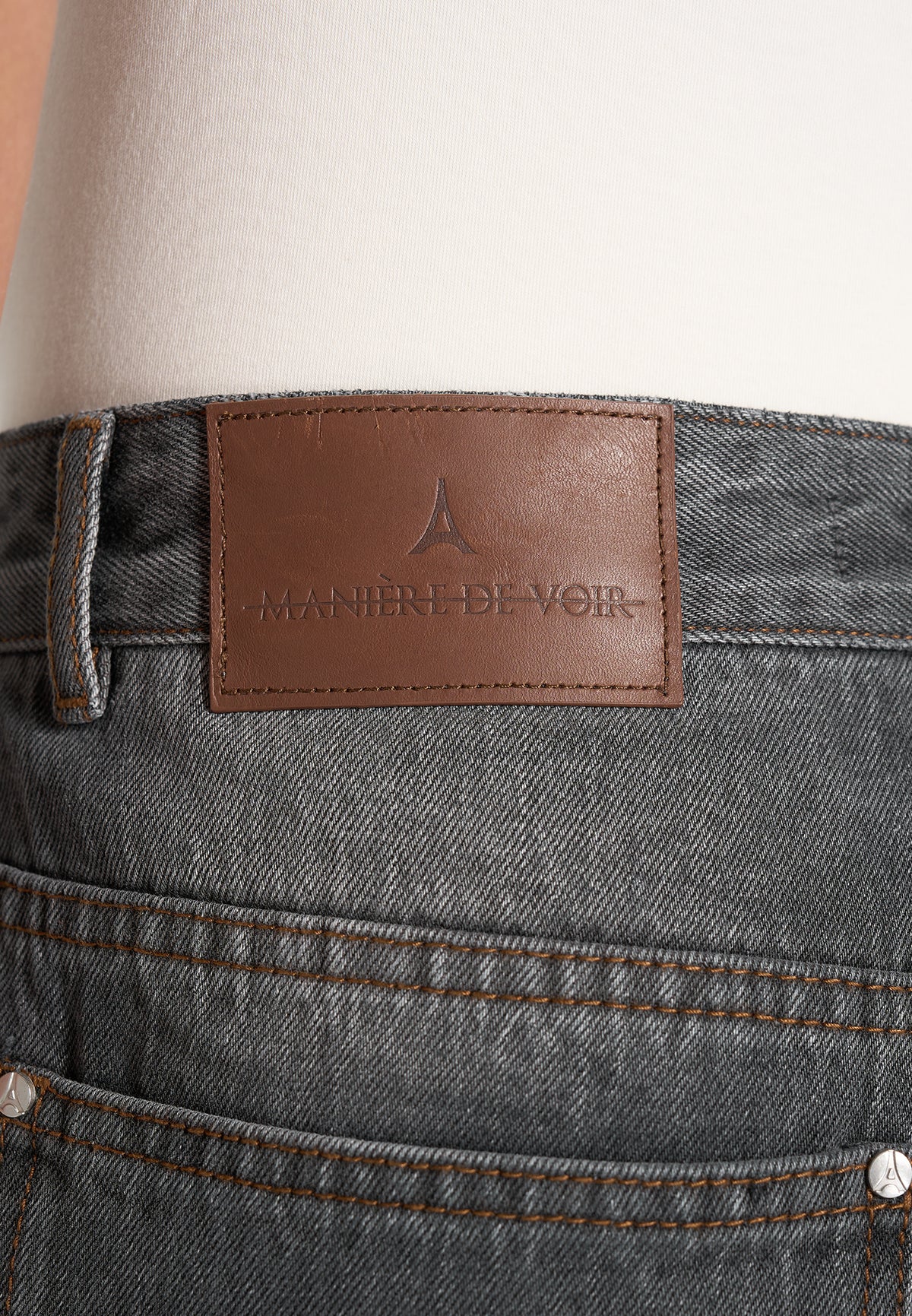 DN002 - Relaxed Fit Washed Jean - Charcoal Grey