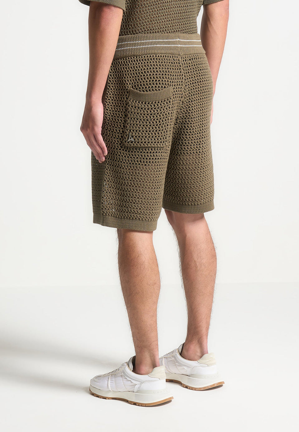 crochet-knit-stripe-shorts-khaki