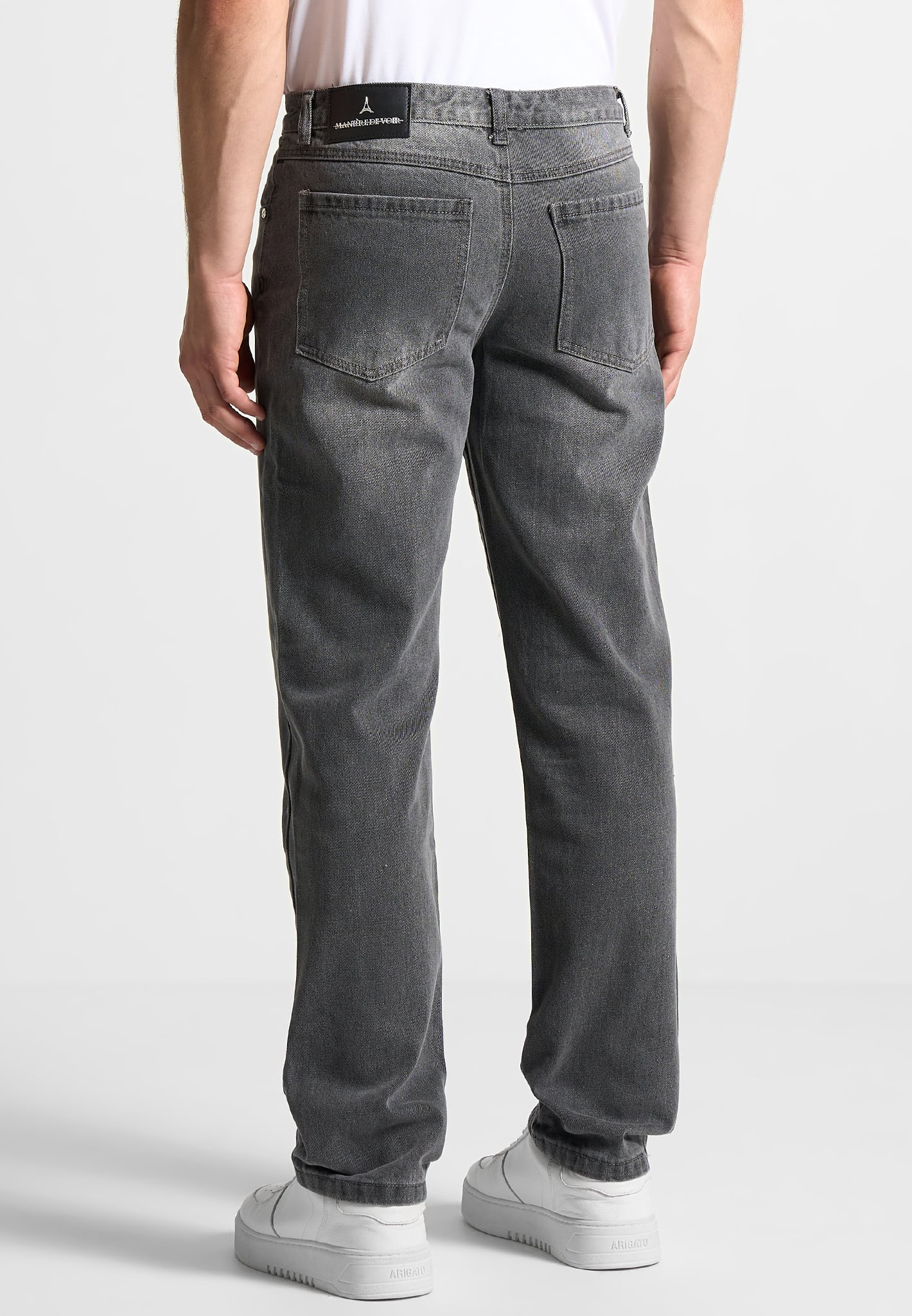 relaxed-fit-jean-washed-grey